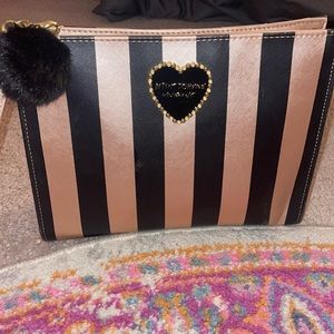 Betset Johnson makeup/ travel case